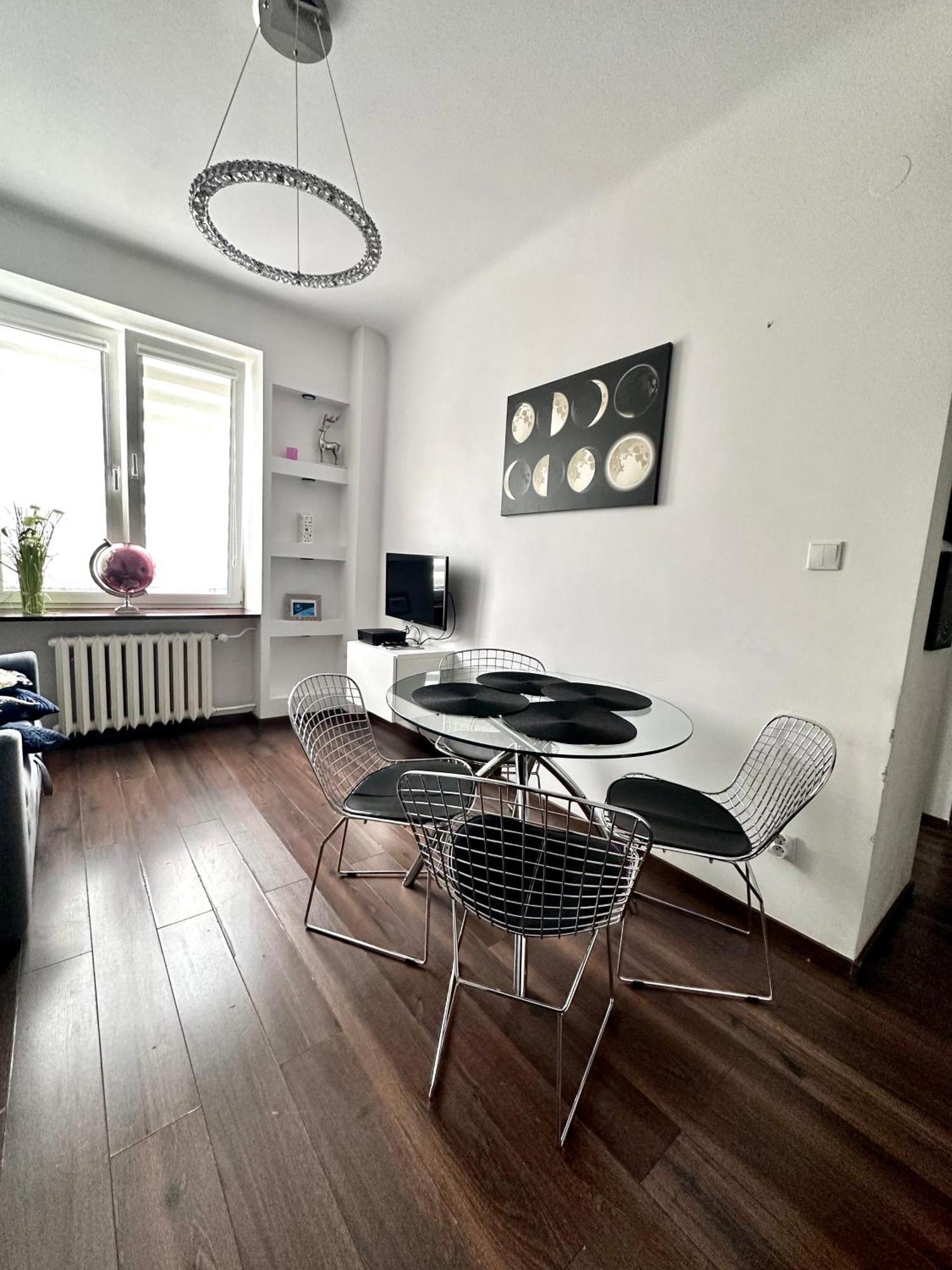 Space 2 Center Apartment Warsaw